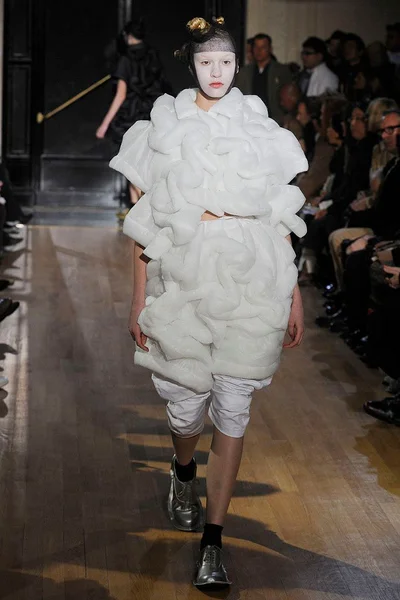 Look 24